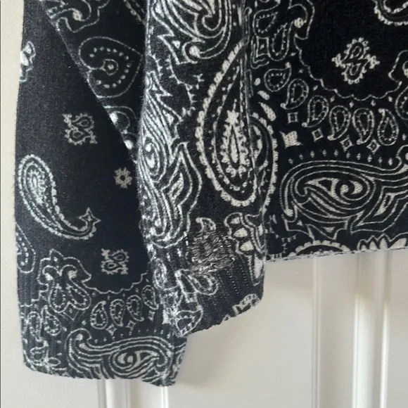 Aqua Cashmere Crew Neck Sweater ❤️‍🩹 Mended - Picture 7 of 8